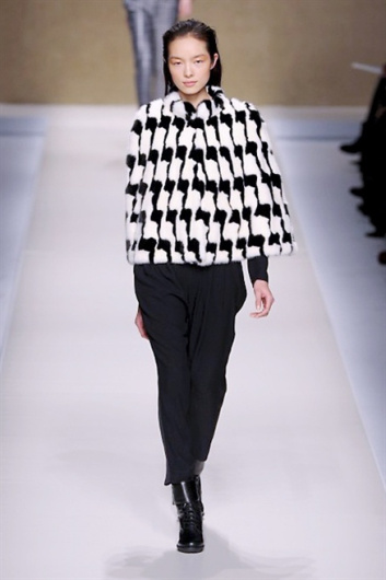 Fotoservizio/FW 2013-2014/WOMEN/BLUMARINE/DP1/16