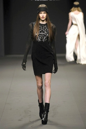 Fotoservizio/FW 2013-2014/WOMEN/BYBLOS MILANO/DP1/4
