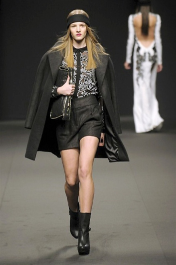 Fotoservizio/FW 2013-2014/WOMEN/BYBLOS MILANO/DP1/9