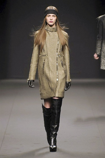 Fotoservizio/FW 2013-2014/WOMEN/BYBLOS MILANO/DP1/19