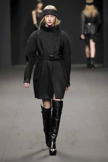 Fotoservizio/FW 2013-2014/WOMEN/BYBLOS MILANO/DP1/25