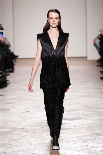 Fotoservizio/FW 2013-2014/WOMEN/GABRIELE COLANGELO/DP1/33
