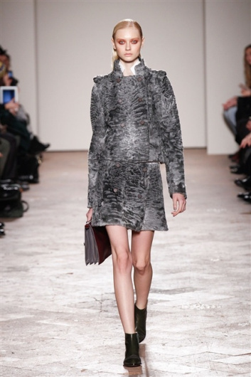 Fotoservizio/FW 2013-2014/WOMEN/GABRIELE COLANGELO/DP1/11