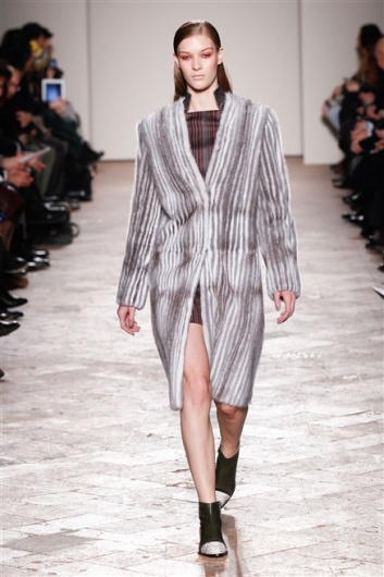 Fotoservizio/FW 2013-2014/WOMEN/GABRIELE COLANGELO/DP1/13