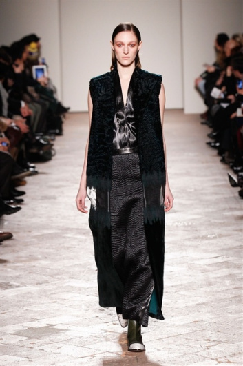 Fotoservizio/FW 2013-2014/WOMEN/GABRIELE COLANGELO/DP1/32