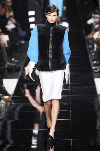 Fotoservizio/FW 2013-2014/WOMEN/ICEBERG/DP1/15