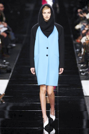Fotoservizio/FW 2013-2014/WOMEN/ICEBERG/DP1/16