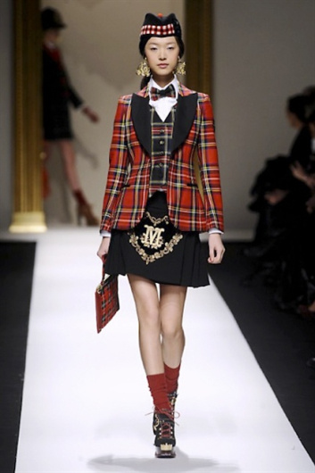 Fotoservizio/FW 2013-2014/WOMEN/MOSCHINO/DP1/3