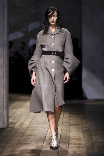 Fotoservizio/FW 2013-2014/WOMEN/PRADA/DP1/2