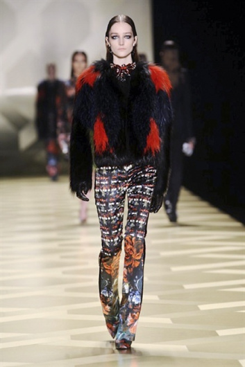 Fotoservizio/FW 2013-2014/WOMEN/ROBERTO CAVALLI/DP1/10