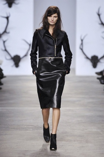 Fotoservizio/FW 2013-2014/WOMEN/TRUSSARDI/DP1/2