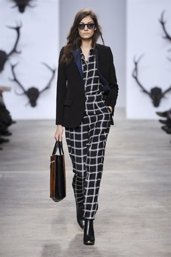 Fotoservizio/FW 2013-2014/WOMEN/TRUSSARDI/DP1/8