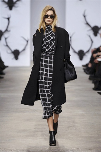 Fotoservizio/FW 2013-2014/WOMEN/TRUSSARDI/DP1/9