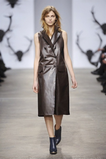 Fotoservizio/FW 2013-2014/WOMEN/TRUSSARDI/DP1/21