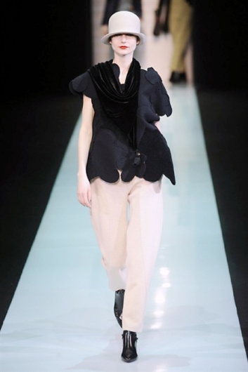 Fotoservizio/FW 2013-2014/WOMEN/EMPORIO ARMANI/DP1/6