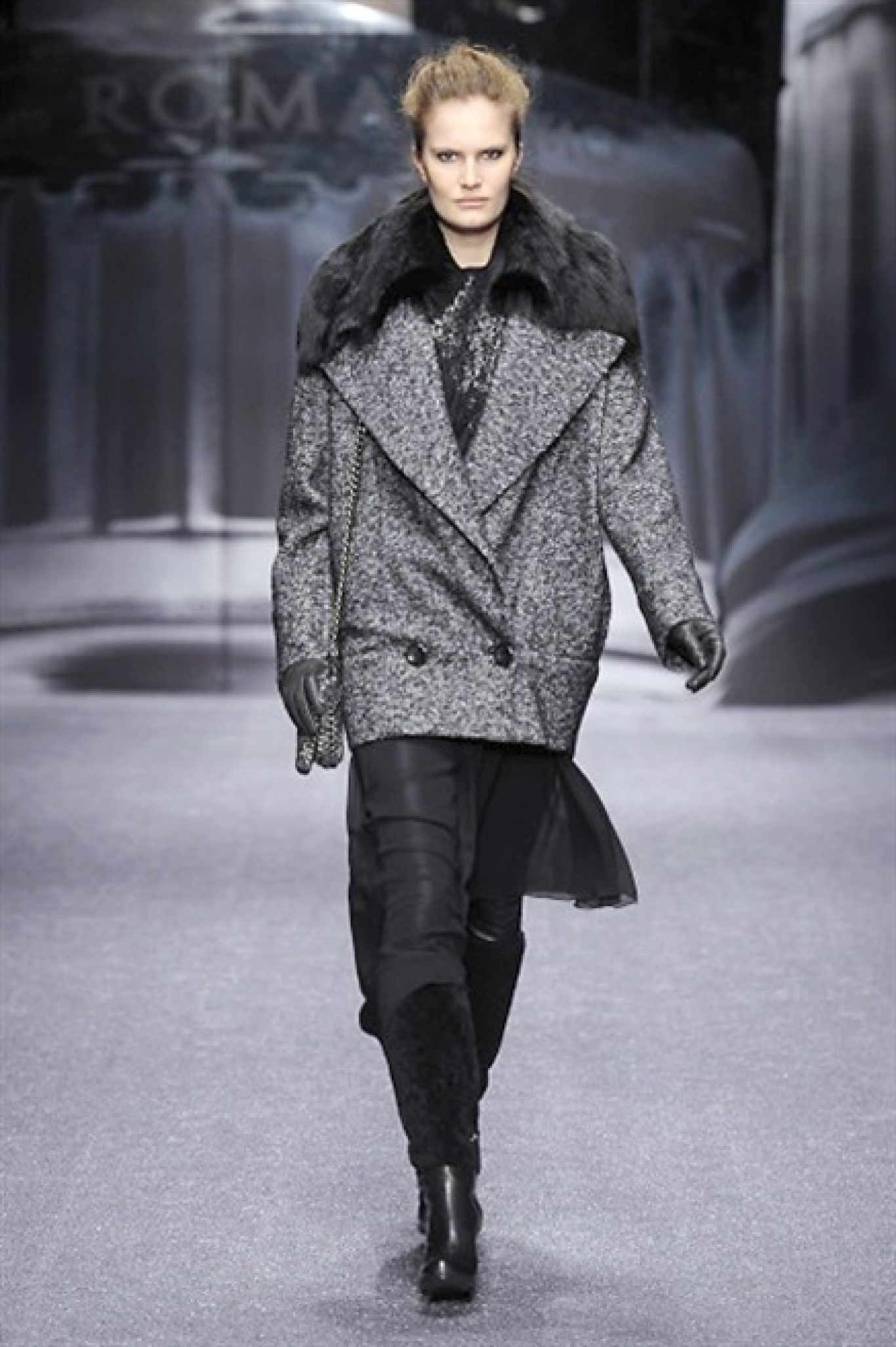 LAURA BIAGIOTTI, ESERCIZIO SUL FUTURO PROSSIMO