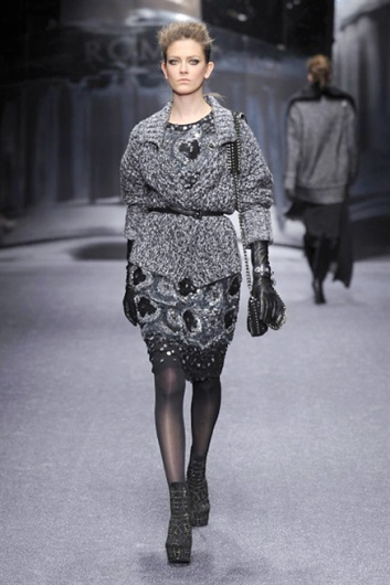Fotoservizio/FW 2013-2014/WOMEN/LAURA BIAGIOTTI/DP1/1