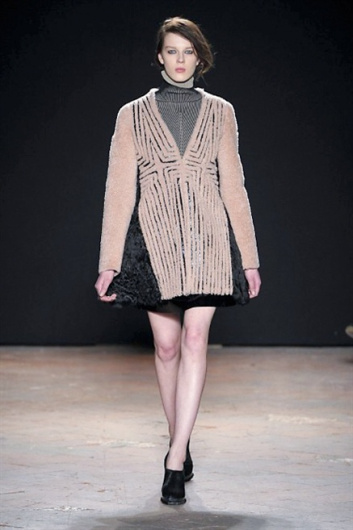 Fotoservizio/FW 2013-2014/WOMEN/MARCO DE VINCENZO/DP1/24