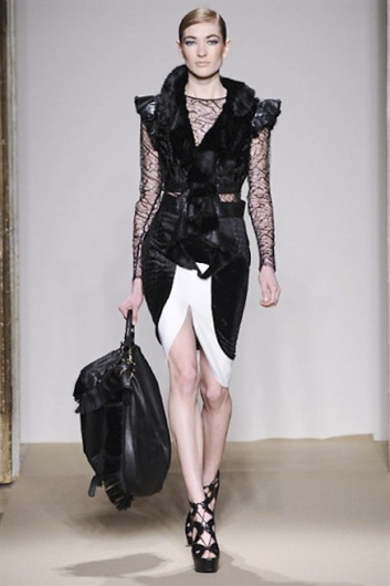 Fotoservizio/FW 2013-2014/WOMEN/CRISTIANO BURANI/DP1/9