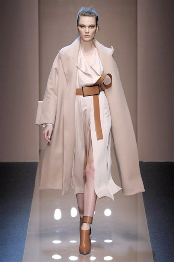 Fotoservizio/FW 2013-2014/WOMEN/GIANFRANCO FERRE'/DP1/23