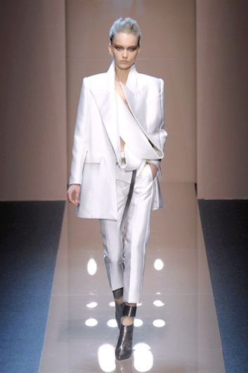 Fotoservizio/FW 2013-2014/WOMEN/GIANFRANCO FERRE'/DP1/0