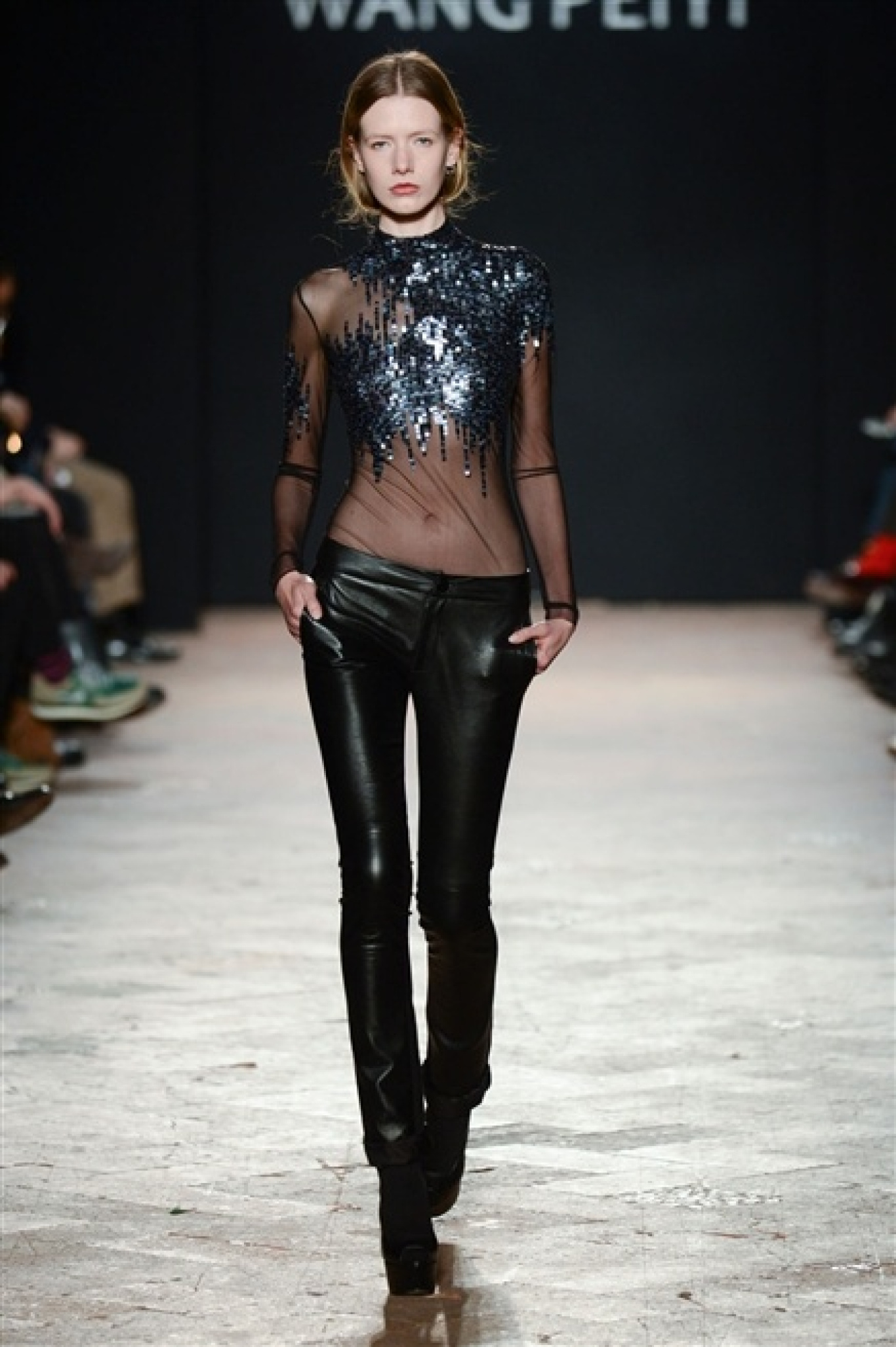 WANG PEIYI, ELEGANZA DA SERA