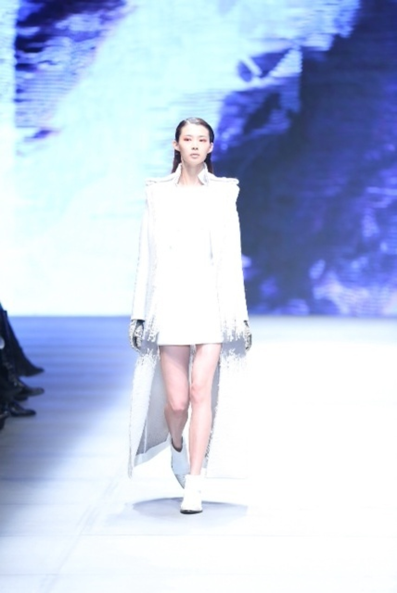 LA SFILATA DI GABRIELE COLANGELO ALLA MERCEDES-BENZ CHINA FASHION WEEK