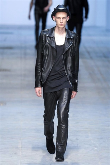 Fotoservizio/SS 2014/MEN/COSTUME NATIONAL HOMME/DP1/7