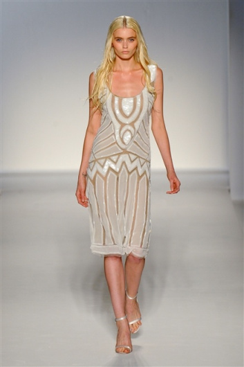 Fotoservizio/SS 2012/WOMEN/ALBERTA FERRETTI/3