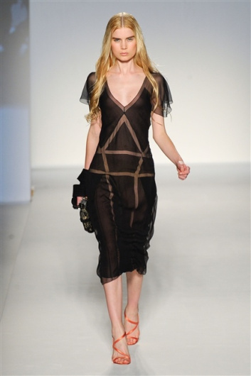 Fotoservizio/SS 2012/WOMEN/ALBERTA FERRETTI/5