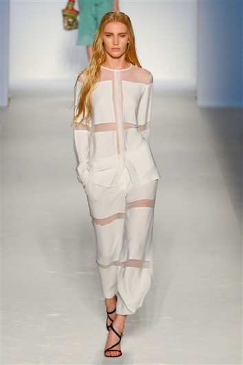 Fotoservizio/SS 2012/WOMEN/ALBERTA FERRETTI/7