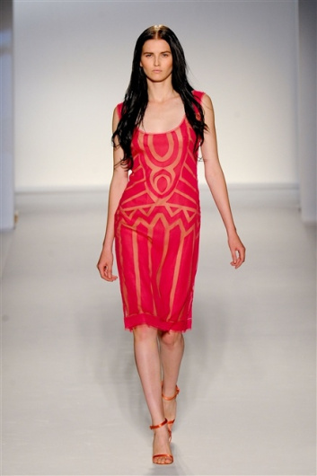 Fotoservizio/SS 2012/WOMEN/ALBERTA FERRETTI/13
