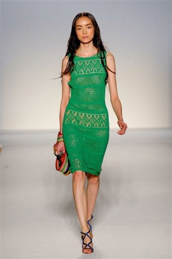 Fotoservizio/SS 2012/WOMEN/ALBERTA FERRETTI/14