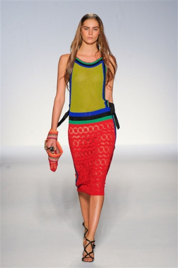 Fotoservizio/SS 2012/WOMEN/ALBERTA FERRETTI/16