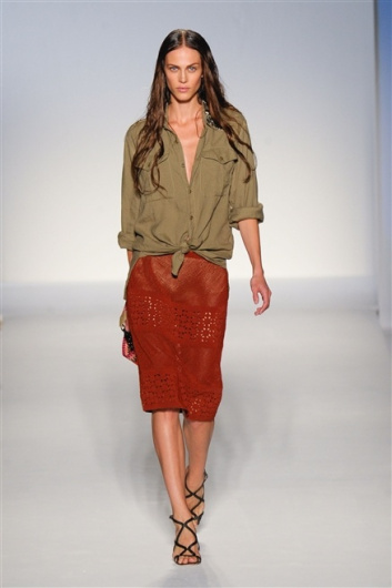 Fotoservizio/SS 2012/WOMEN/ALBERTA FERRETTI/17