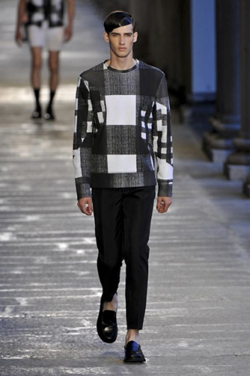 Fotoservizio/SS 2014/MEN/NEIL BARRETT/DP1/1