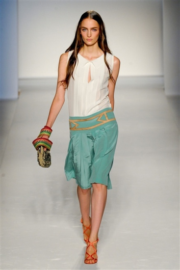 Fotoservizio/SS 2012/WOMEN/ALBERTA FERRETTI/8