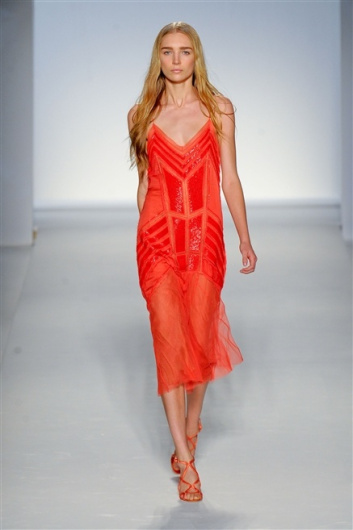 Fotoservizio/SS 2012/WOMEN/ALBERTA FERRETTI/10