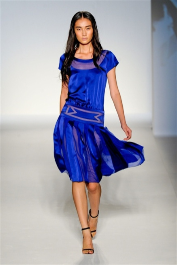 Fotoservizio/SS 2012/WOMEN/ALBERTA FERRETTI/11