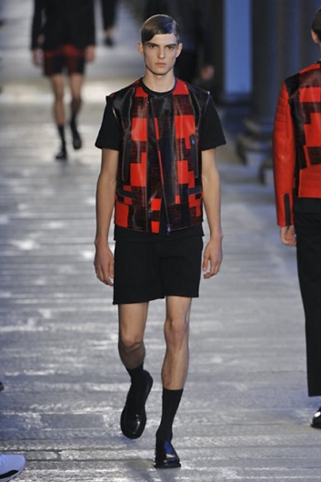 Fotoservizio/SS 2014/MEN/NEIL BARRETT/DP1/34