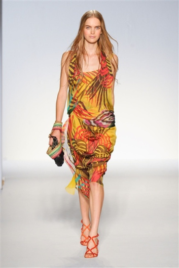 Fotoservizio/SS 2012/WOMEN/ALBERTA FERRETTI/23
