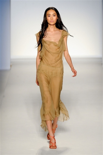 Fotoservizio/SS 2012/WOMEN/ALBERTA FERRETTI/26
