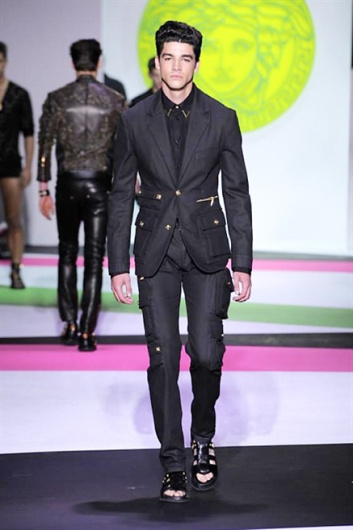 Fotoservizio/SS 2014/MEN/VERSACE/DP1/3