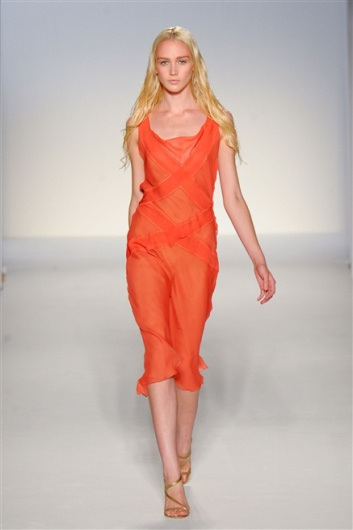 Fotoservizio/SS 2012/WOMEN/ALBERTA FERRETTI/21