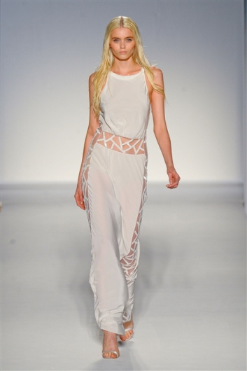 Fotoservizio/SS 2012/WOMEN/ALBERTA FERRETTI/35