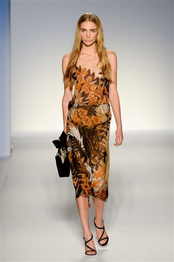 Fotoservizio/SS 2012/WOMEN/ALBERTA FERRETTI/28