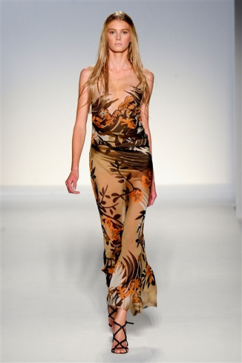 Fotoservizio/SS 2012/WOMEN/ALBERTA FERRETTI/30