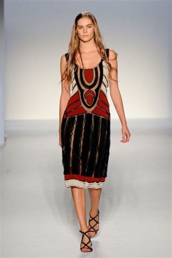 Fotoservizio/SS 2012/WOMEN/ALBERTA FERRETTI/31