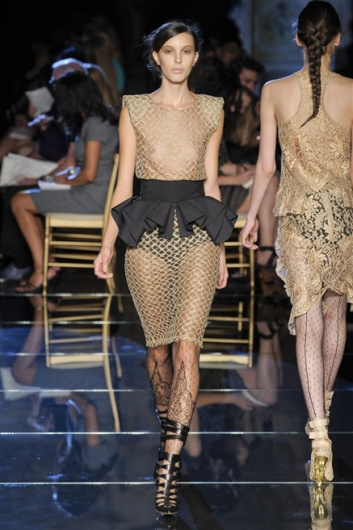 Fotoservizio/SS 2012/WOMEN/FRANCESCO SCOGNAMIGLIO/3