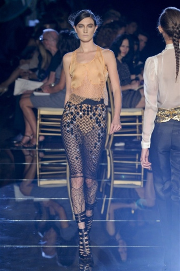 Fotoservizio/SS 2012/WOMEN/FRANCESCO SCOGNAMIGLIO/10